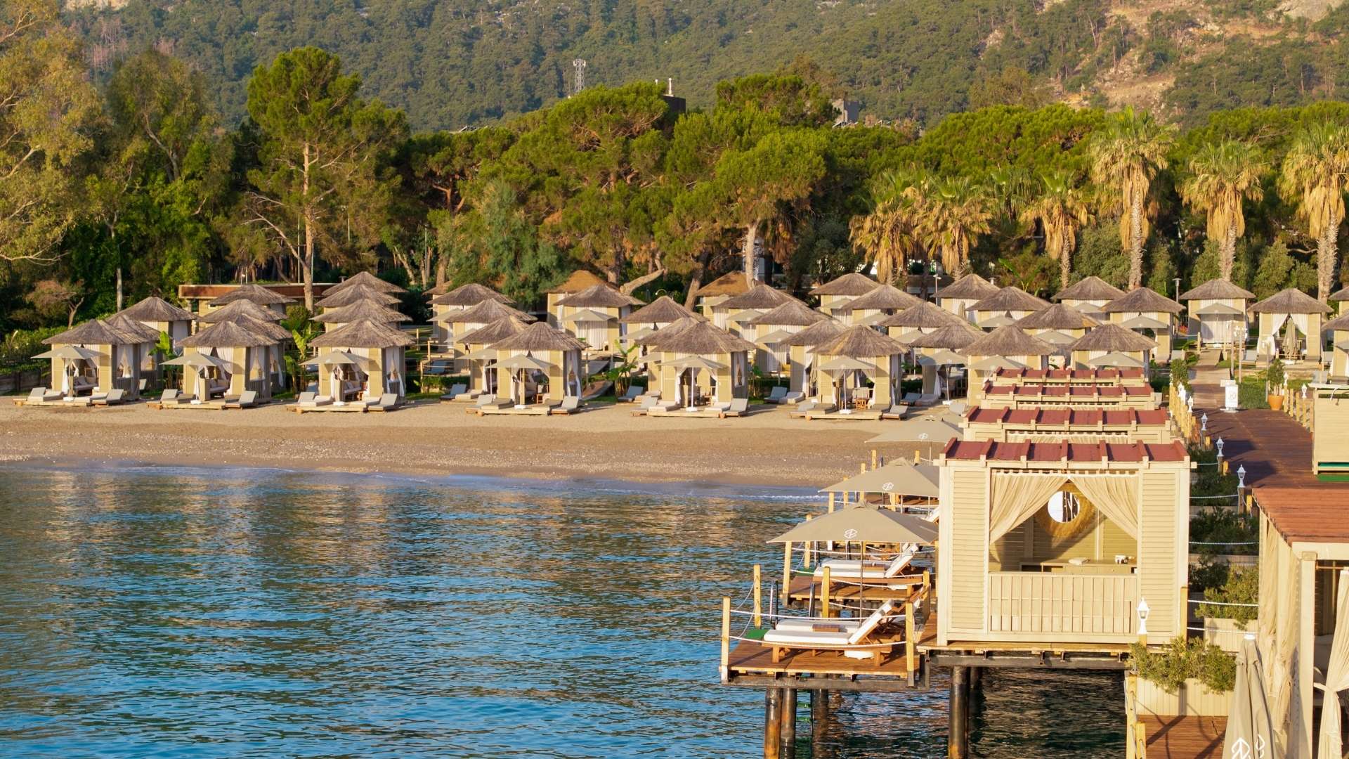 Nirvana Mediterranean Excellence - plaj kabanaları