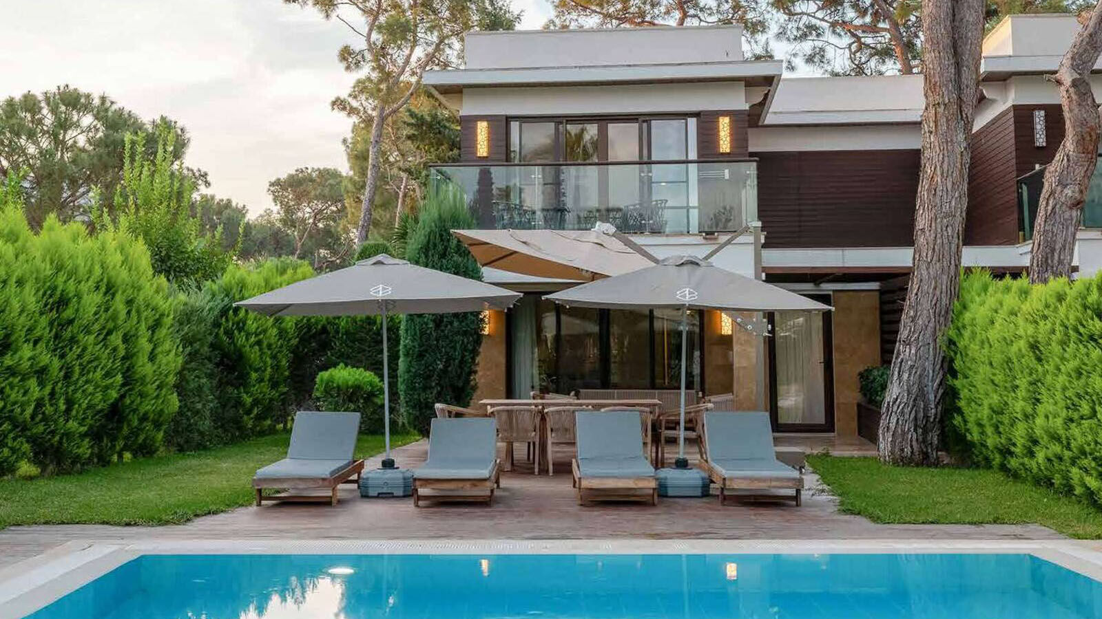 Villa Royal - sahil şeridinde özel havuzlu villa
